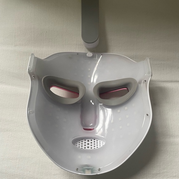 Red Light LED mask - Picture 2 of 3